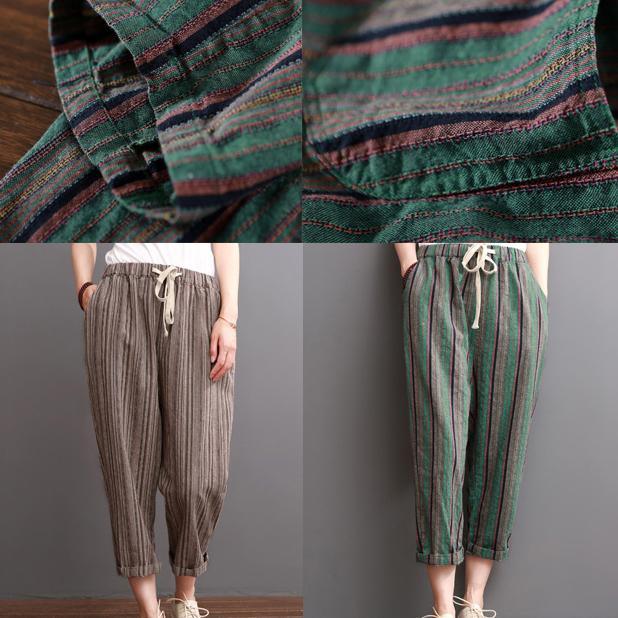 Effortlessly Elegant Pants with a Timeless Design