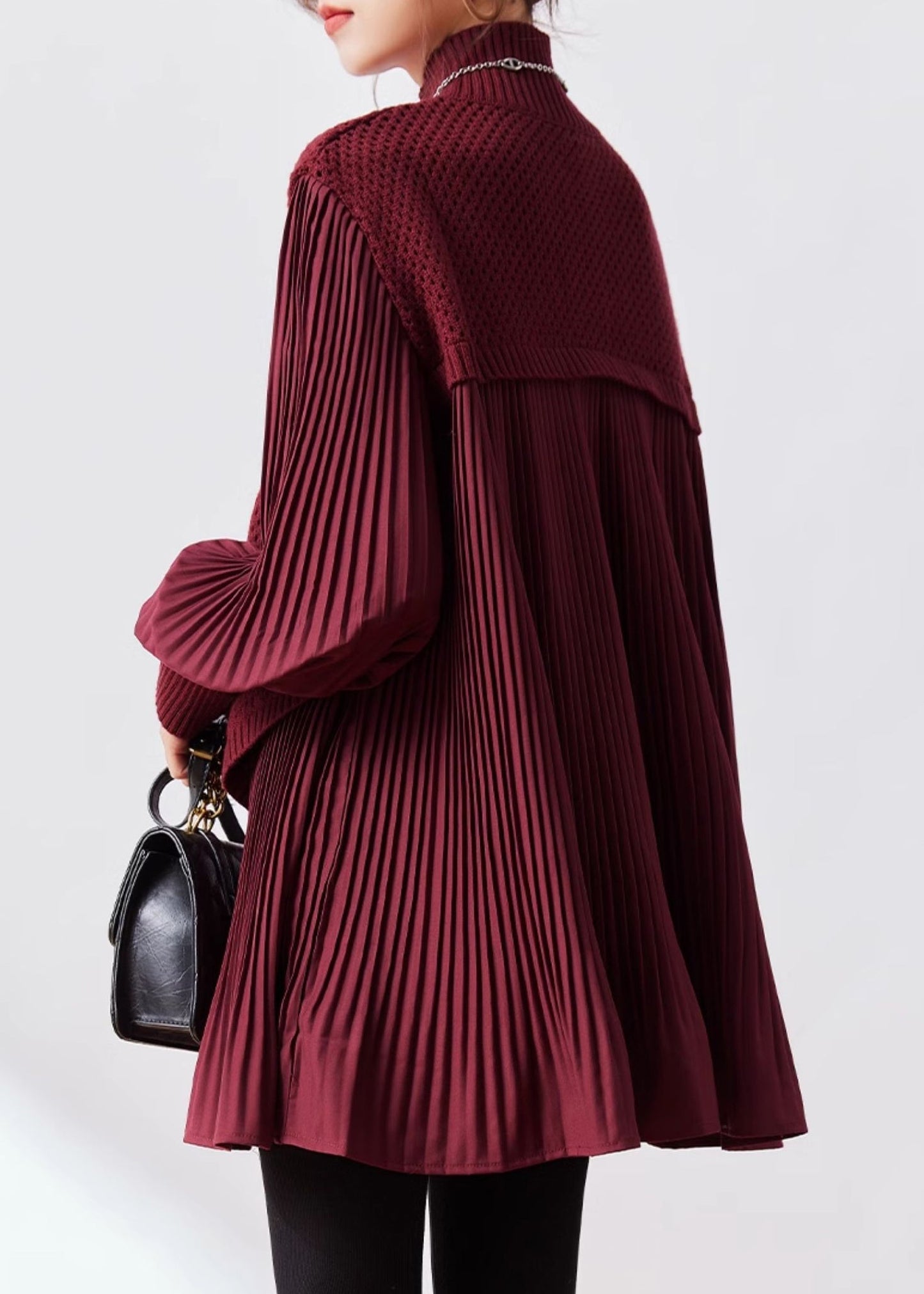 Well Tailored Sweater with a Graceful Silhouette