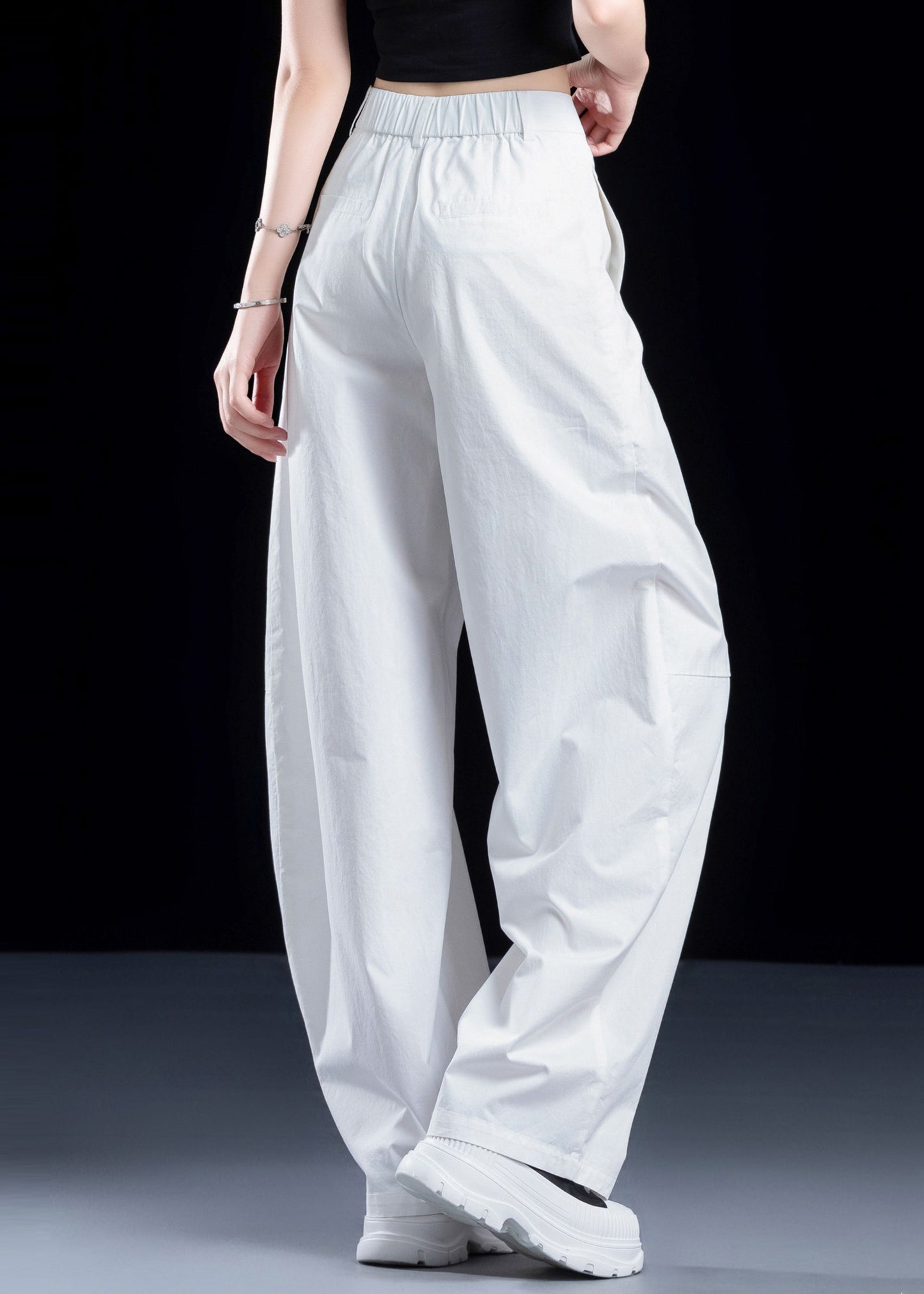 Beautifully Finished Pants in a Timeless Design