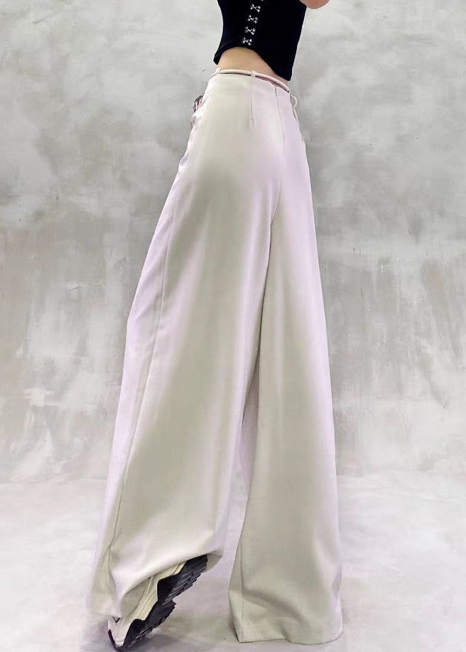 Well Tailored Pants with a Graceful Silhouette