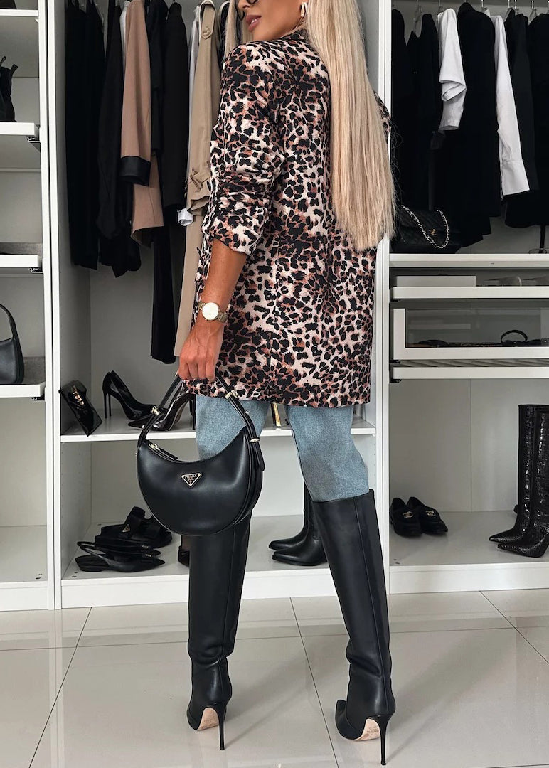 Elegantly Styled Coat for Everyday Wear