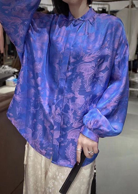 Classic Vintage Blouse with a Flattering Fit