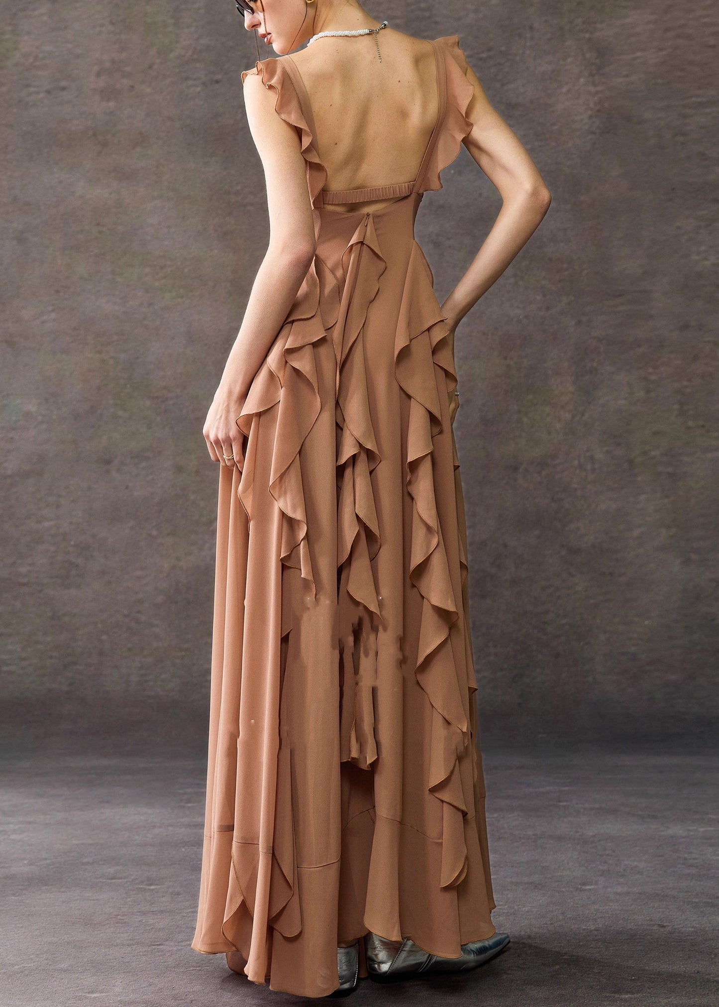 Beautifully Finished Dress in a Timeless Design