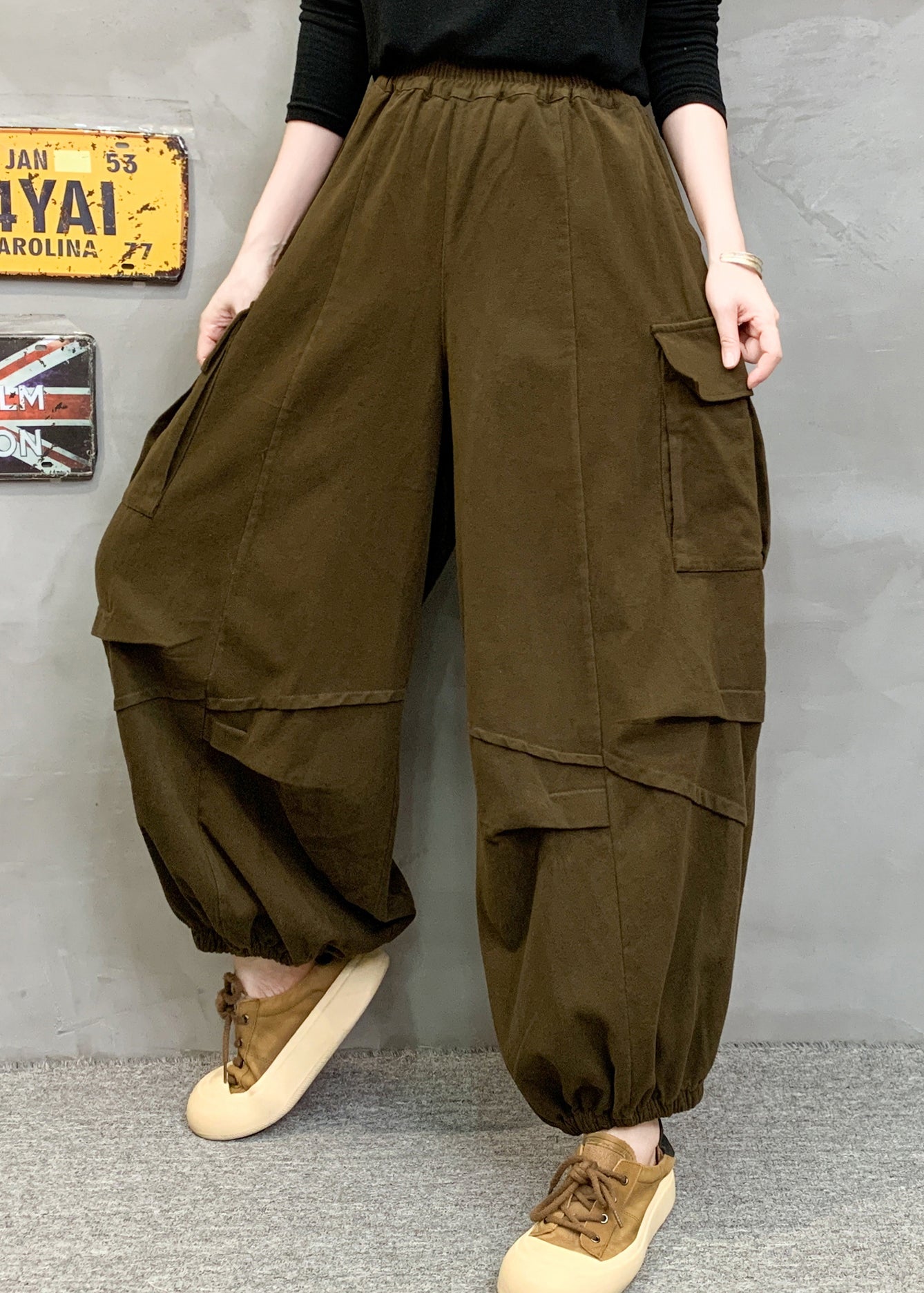 Elegantly Styled Pants for Everyday Wear