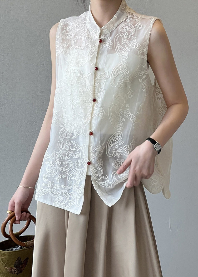 Gracefully Styled Coat for Any Occasion