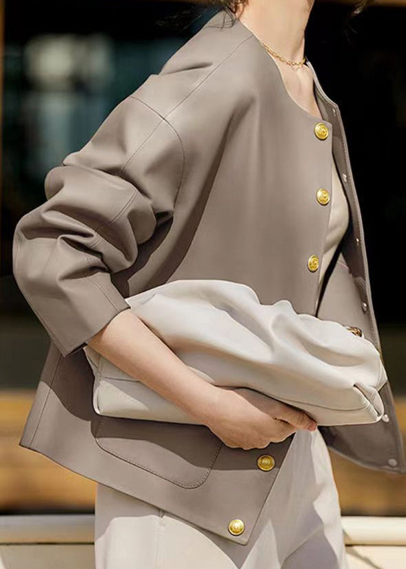 Well Tailored Coat with a Graceful Silhouette