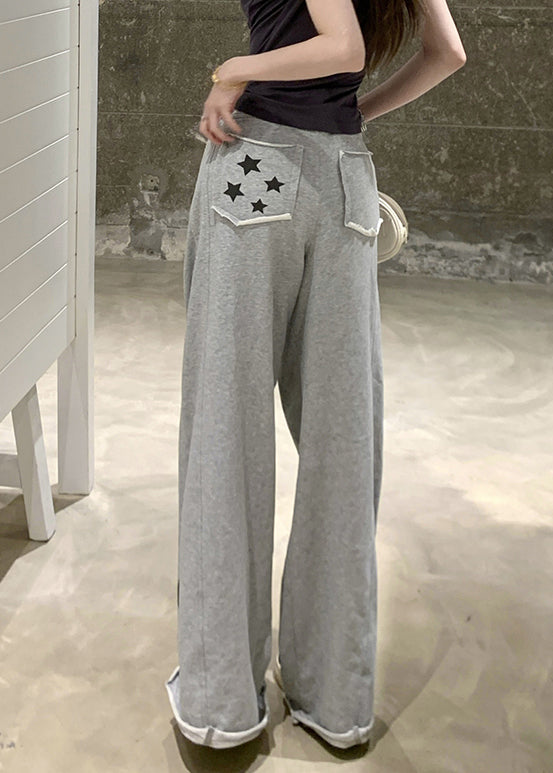 Effortlessly Elegant Pants with a Timeless Design