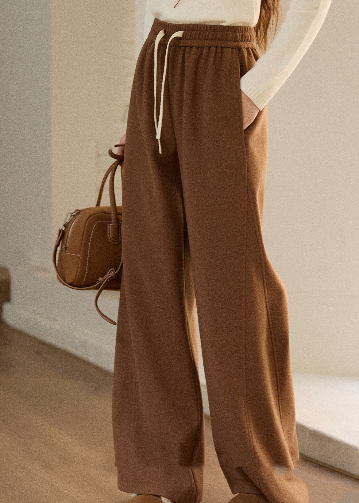 Well Tailored Pants with a Graceful Silhouette