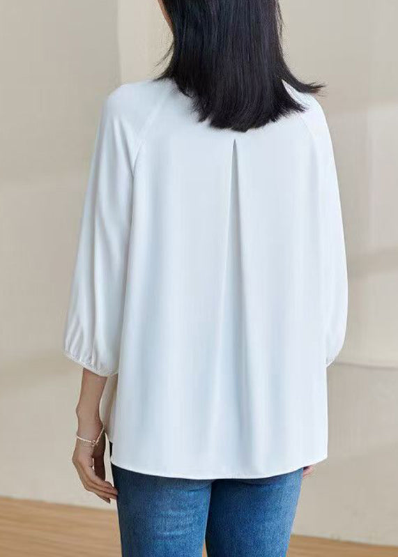 Well Tailored Top with a Graceful Silhouette