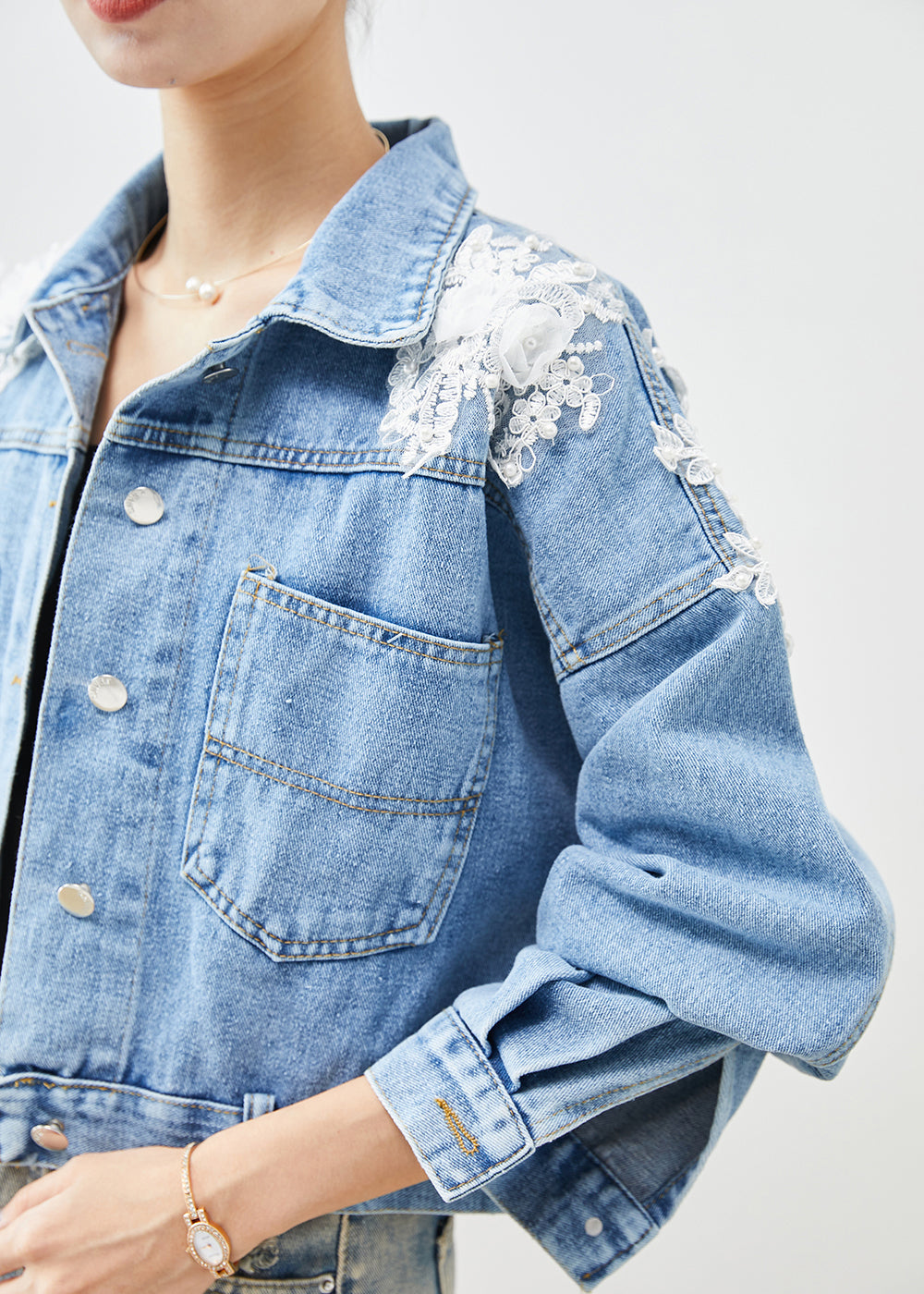 Elegantly Styled Coat for Everyday Wear