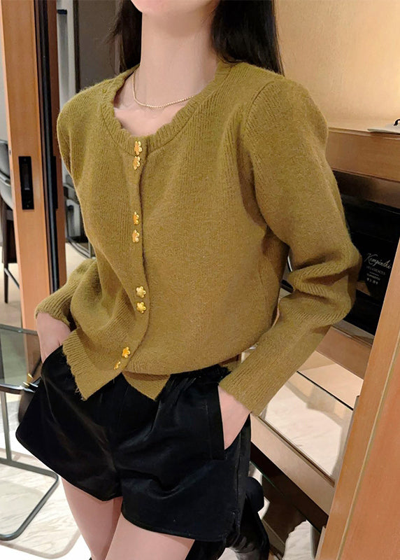 Effortlessly Elegant Cardigan with a Timeless Design