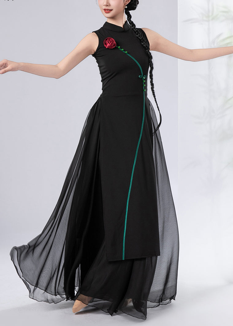Sophisticated Garment with a Clean Classic Look