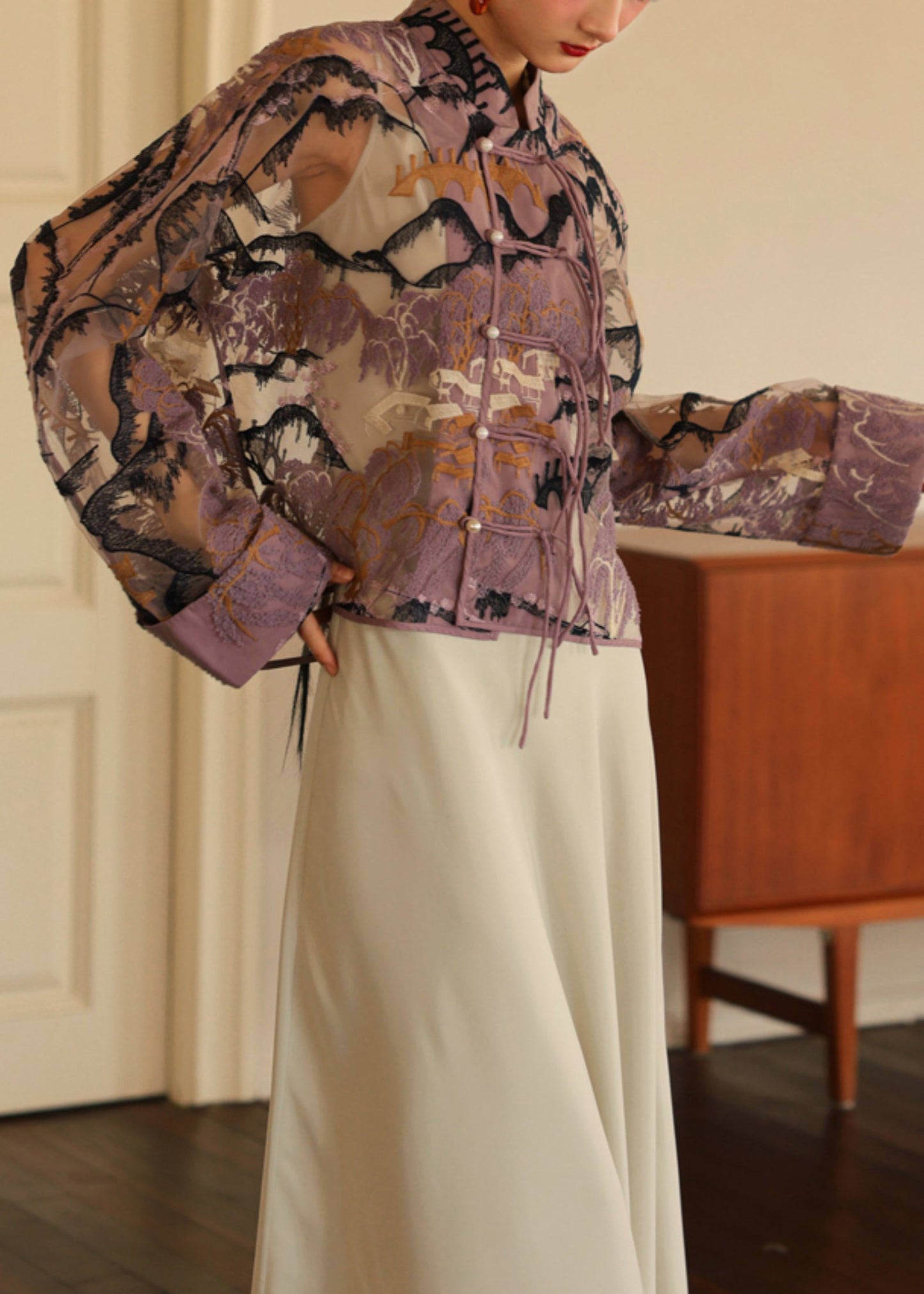 Effortlessly Elegant Coat with a Timeless Design