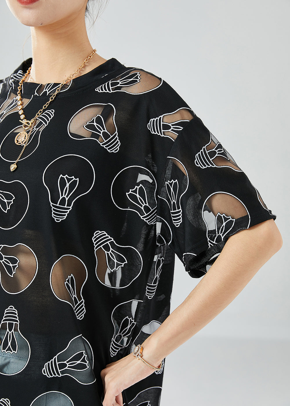 Effortlessly Elegant Garment with a Timeless Design