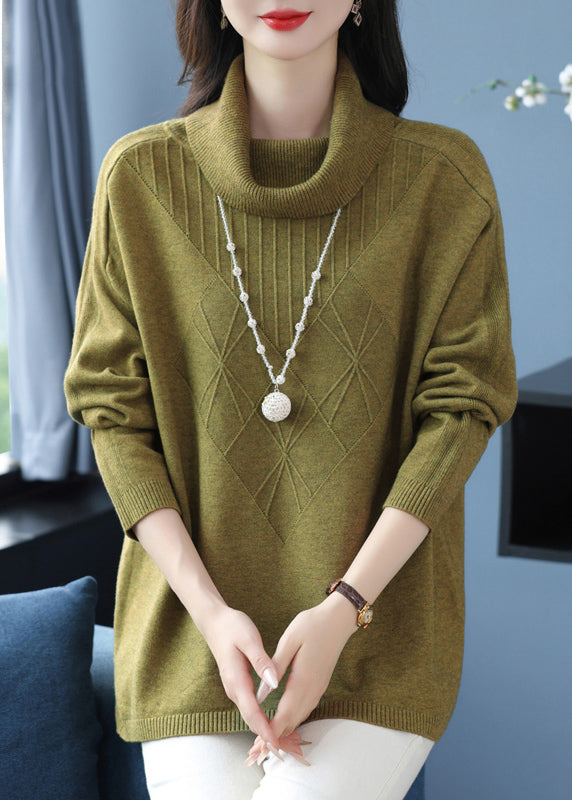 Well Tailored Sweater with a Graceful Silhouette