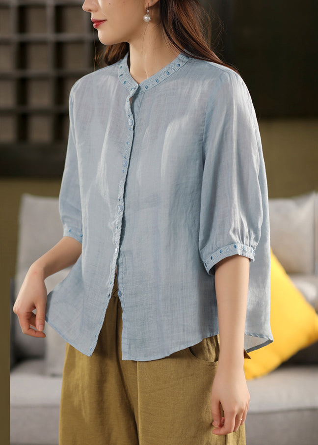 Classic Vintage Blouse with a Flattering Fit