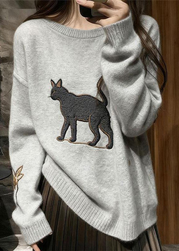 Classic Vintage Pullover with a Flattering Fit