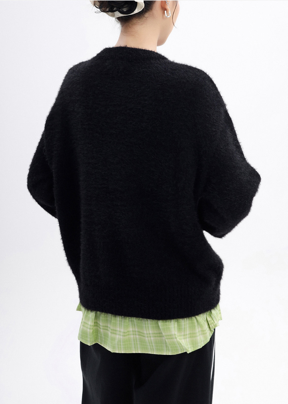 Elegantly Styled Pullover for Everyday Wear