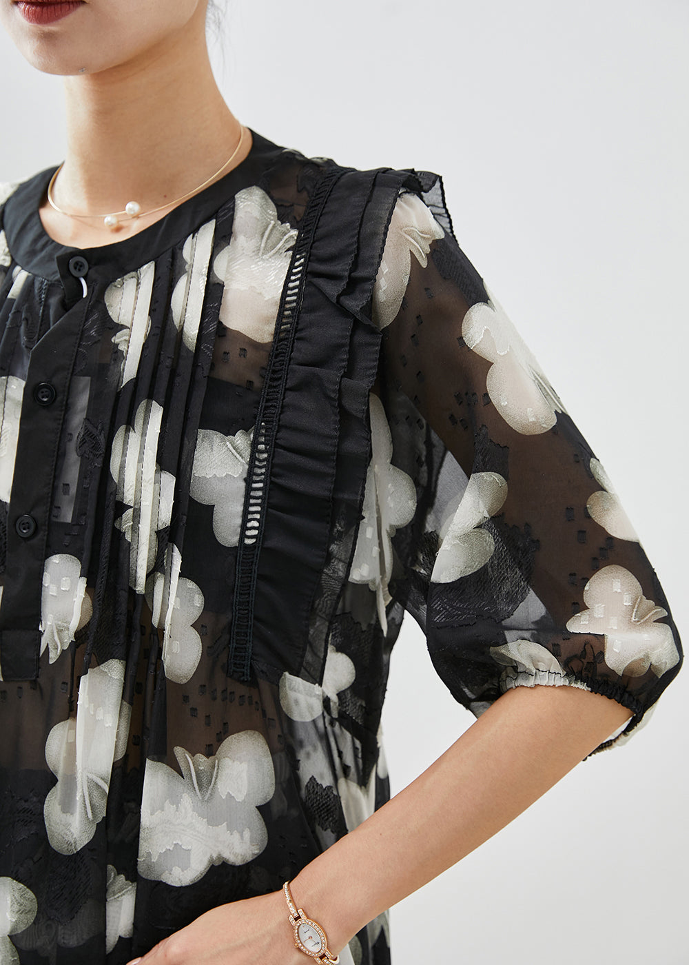 Gracefully Styled Garment for Any Occasion