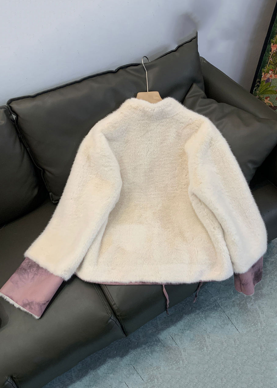 Gracefully Styled Coat for Any Occasion