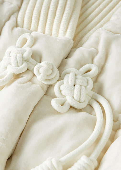 Effortlessly Elegant Jacket with a Timeless Design