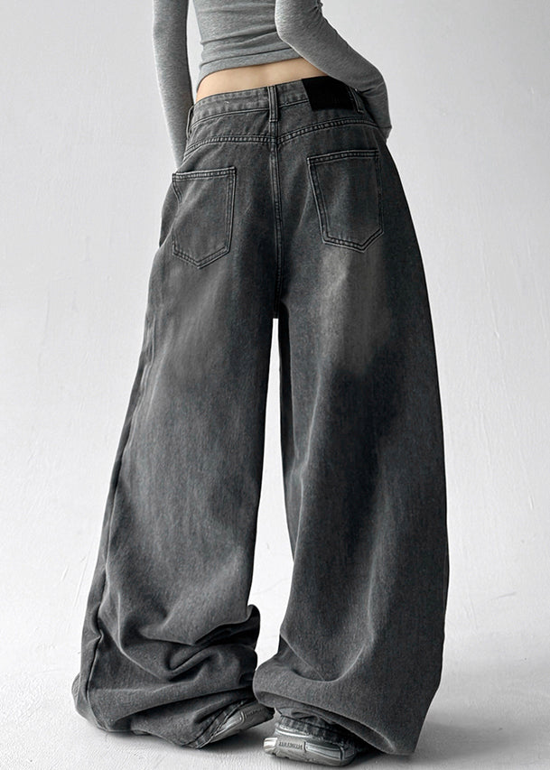 Effortlessly Elegant Pants with a Timeless Design