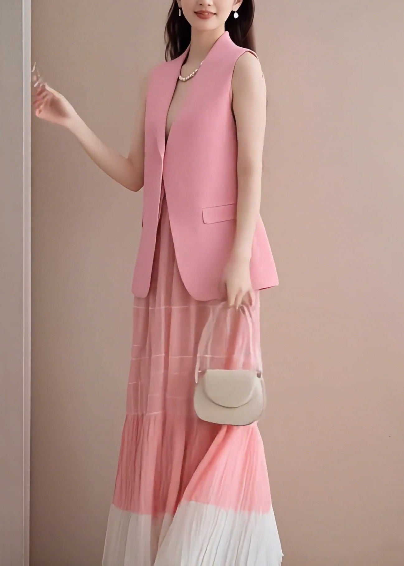 Well Tailored Coat with a Graceful Silhouette