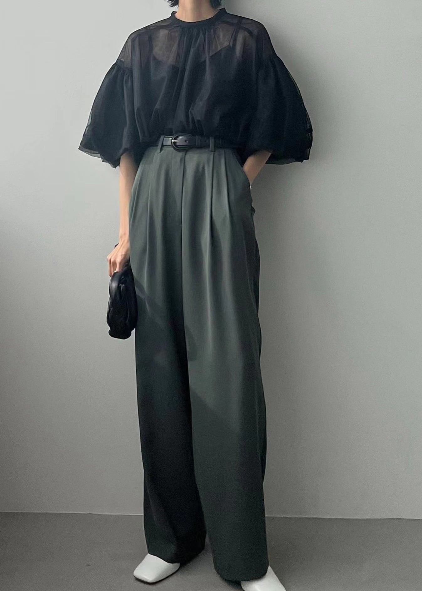 Well Tailored Top with a Graceful Silhouette