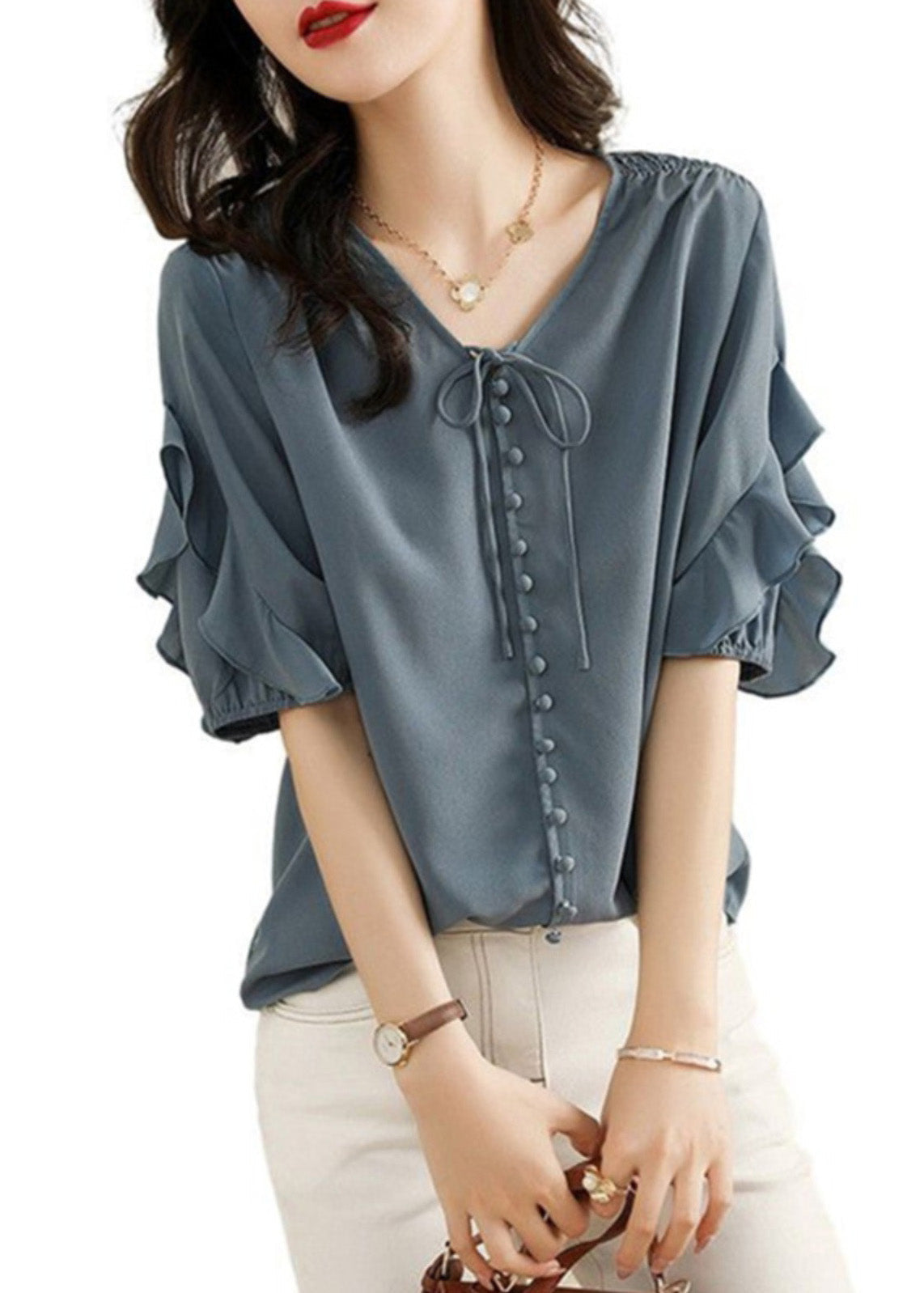 Effortlessly Elegant Shirt with a Timeless Design