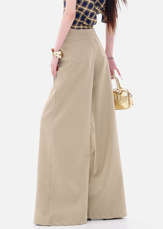 Effortlessly Elegant Pants with a Timeless Design