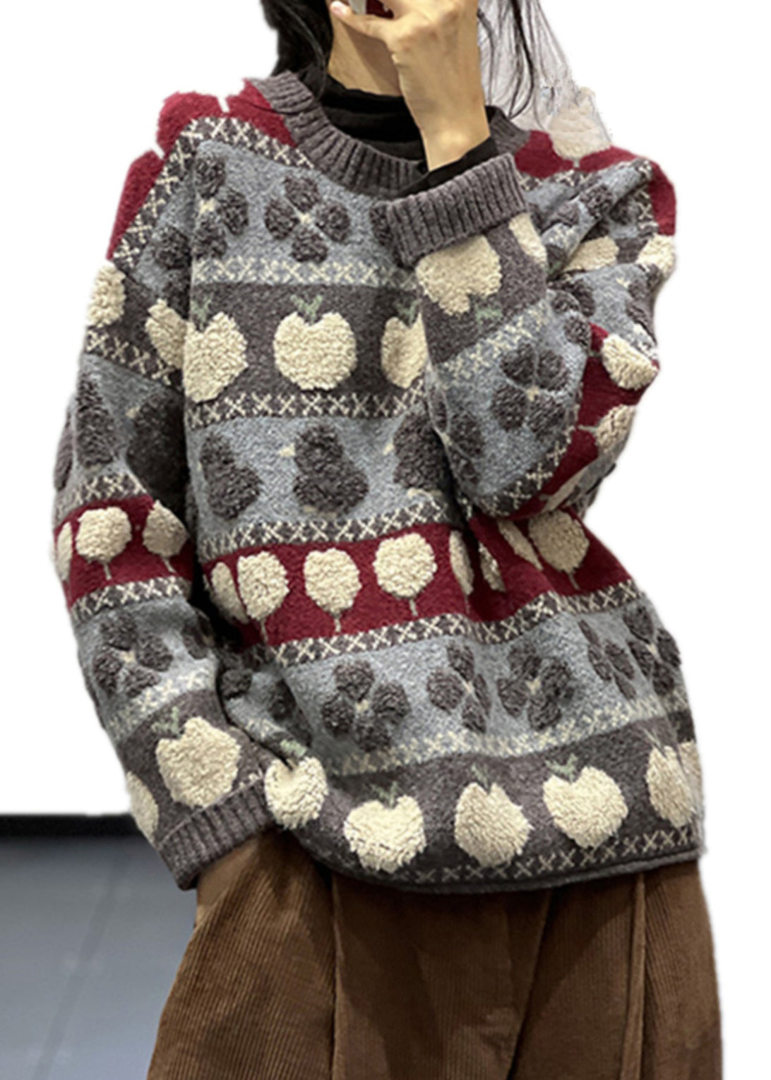 Effortlessly Elegant Sweater with a Timeless Design