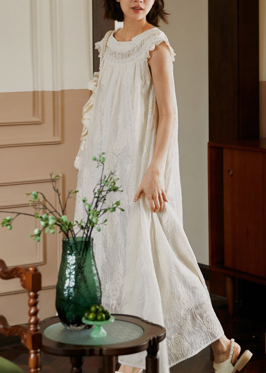 Classic Vintage Dress with a Flattering Fit