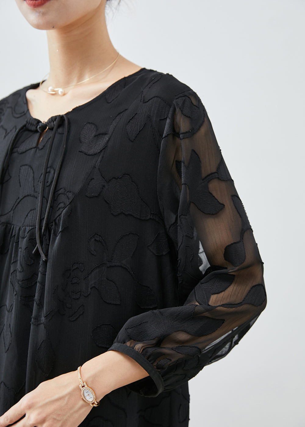 Beautifully Finished Dress in a Timeless Design