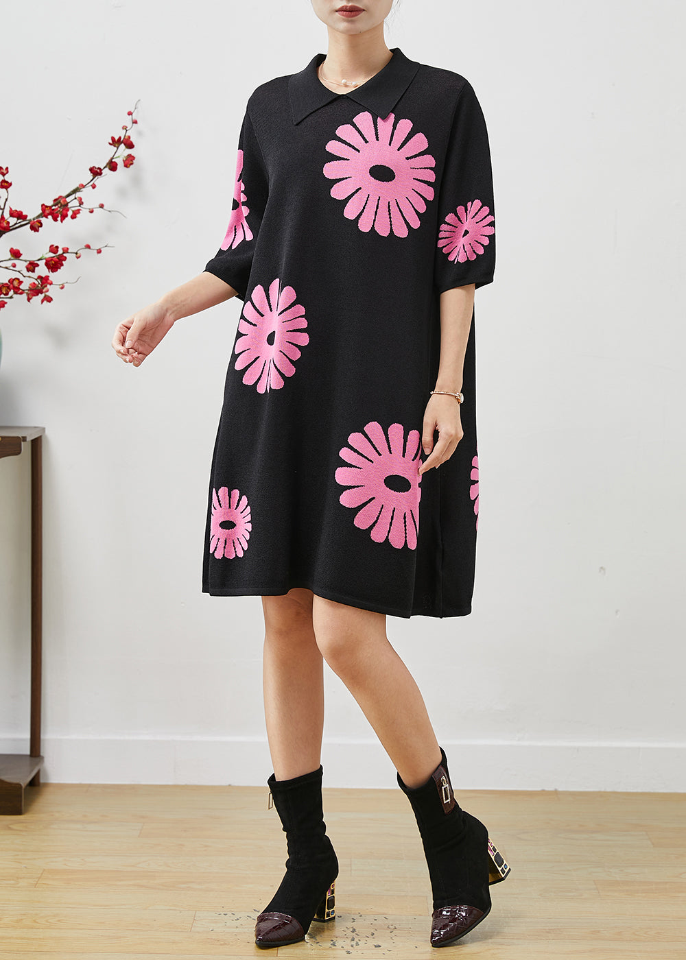 Beautifully Finished Dress in a Timeless Design