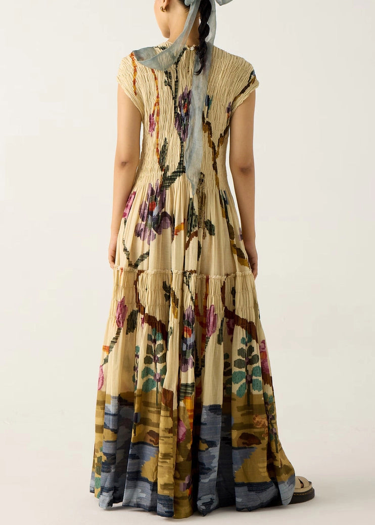 Well Tailored Dress with a Graceful Silhouette