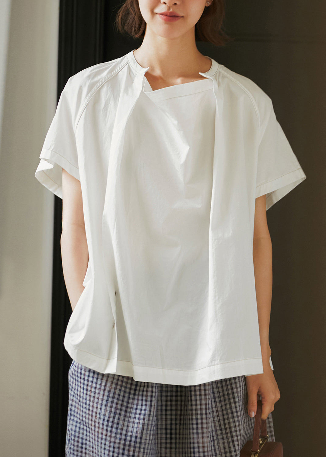 Effortlessly Elegant Top with a Timeless Design