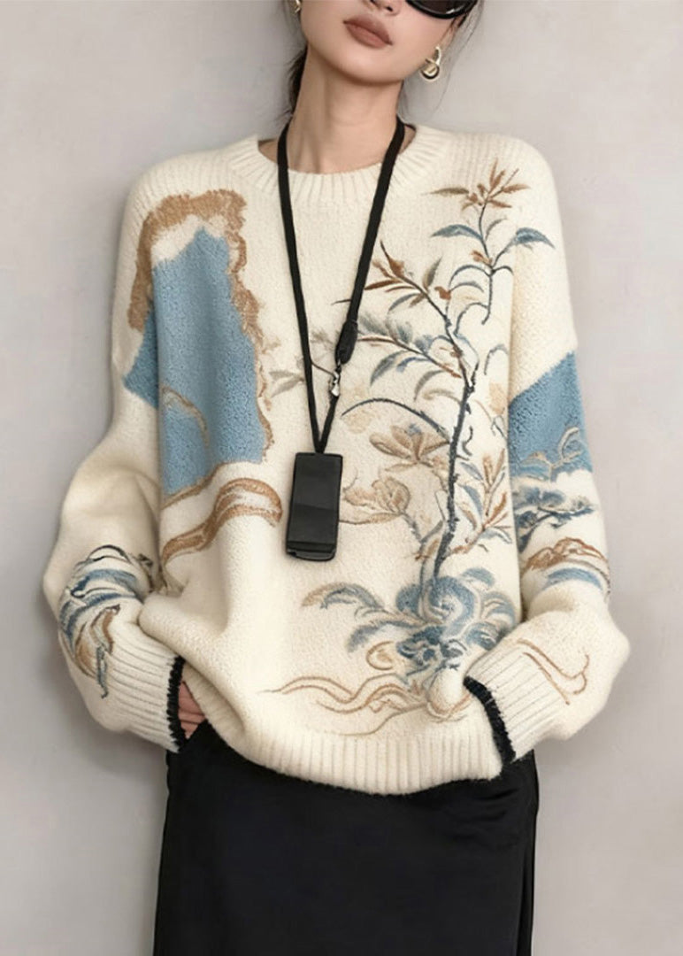 Well Tailored Sweater with a Graceful Silhouette