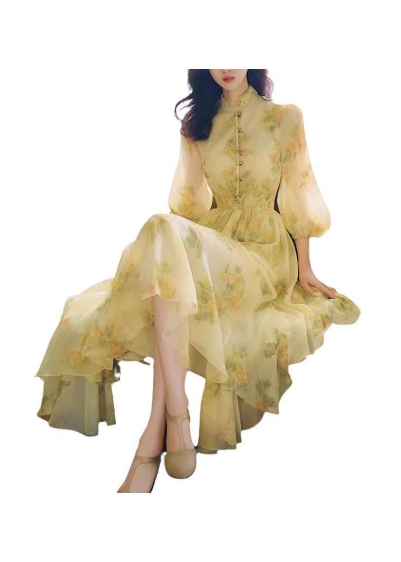 Beautifully Finished Dress in a Timeless Design