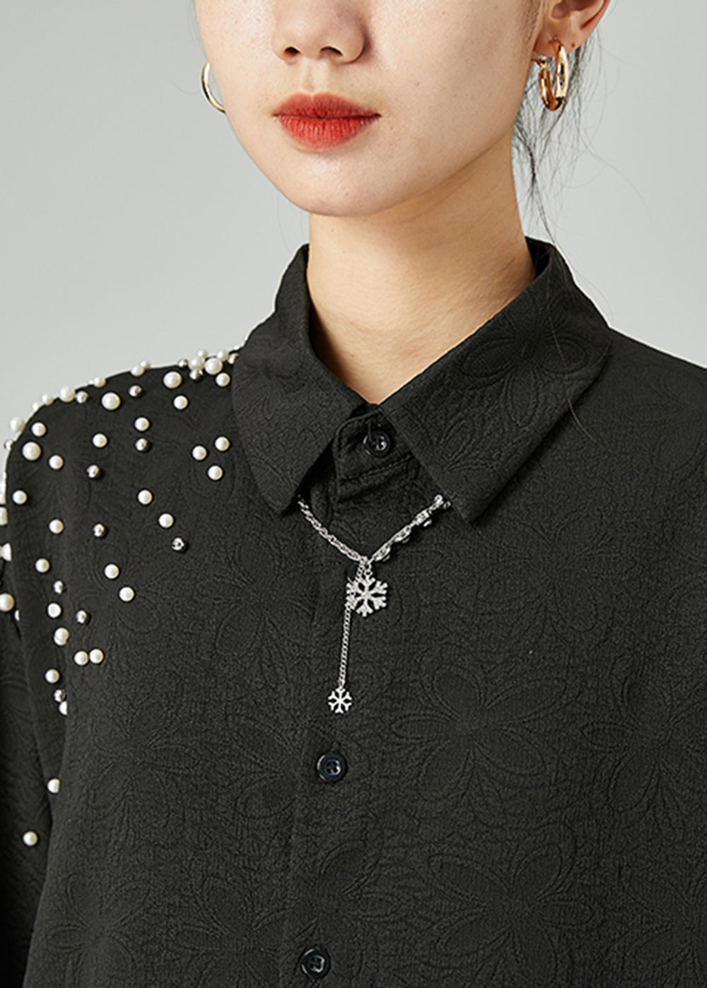 Sophisticated Blouse with a Clean Classic Look