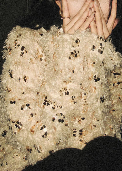 Classic Vintage Sweater with a Flattering Fit