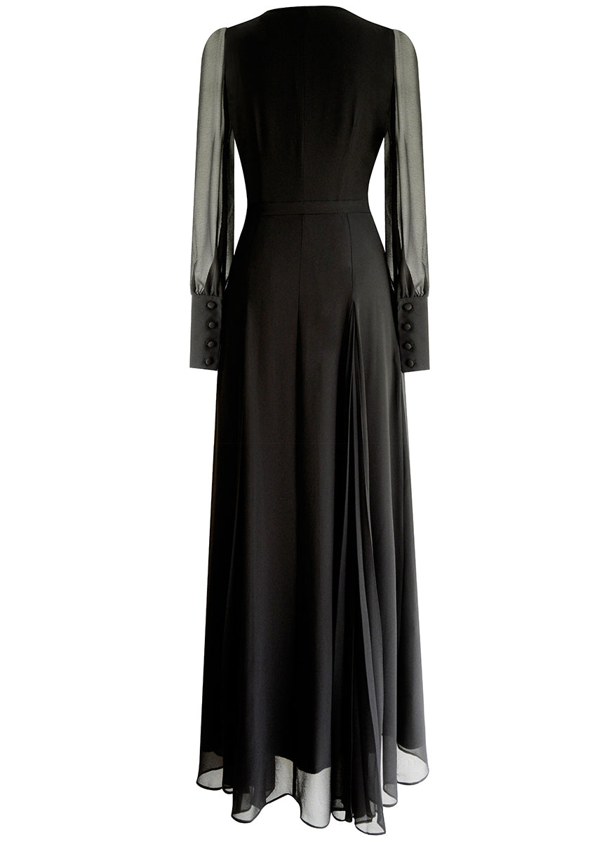 Beautifully Finished Dress in a Timeless Design