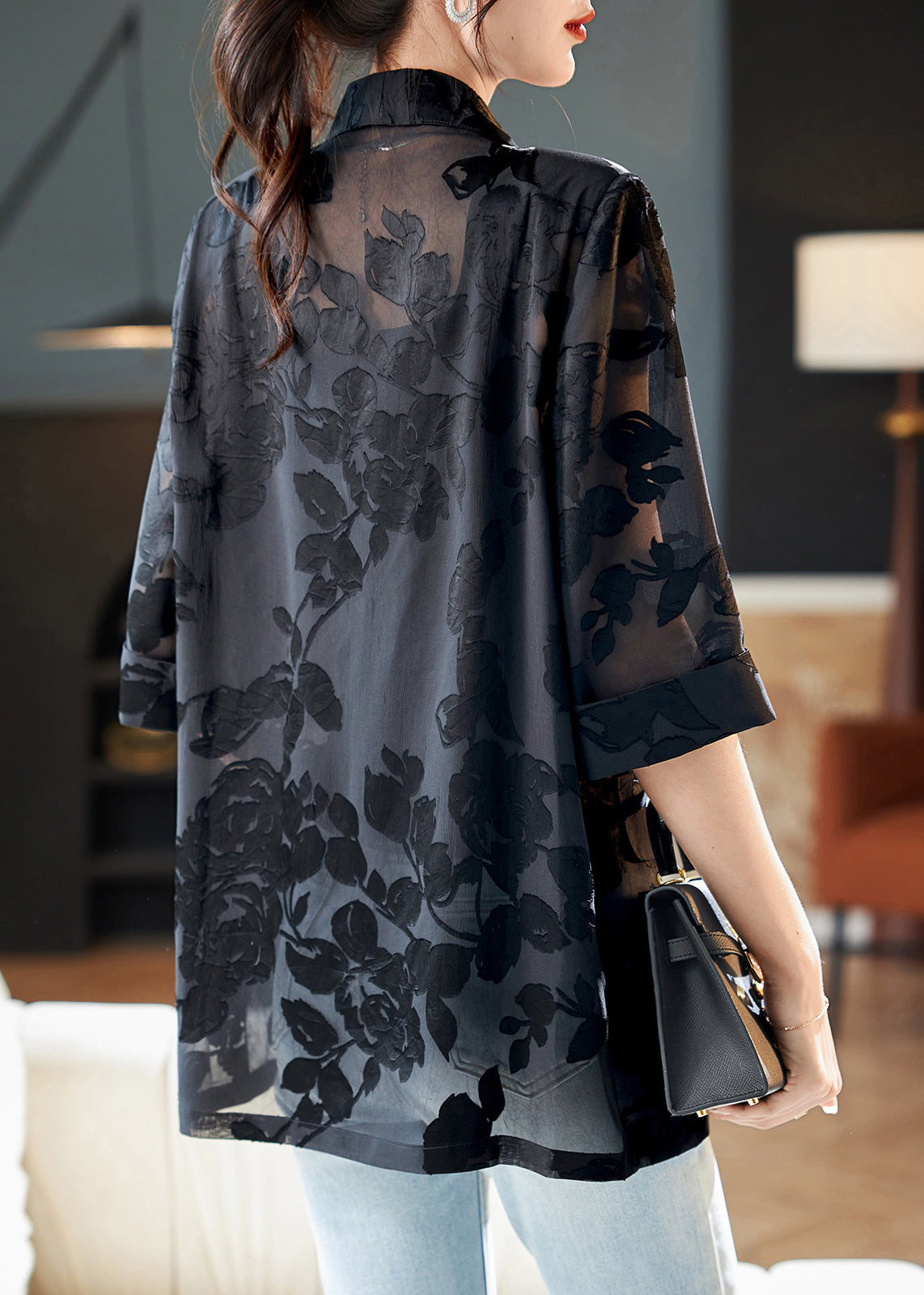 Beautifully Finished Coat in a Timeless Design