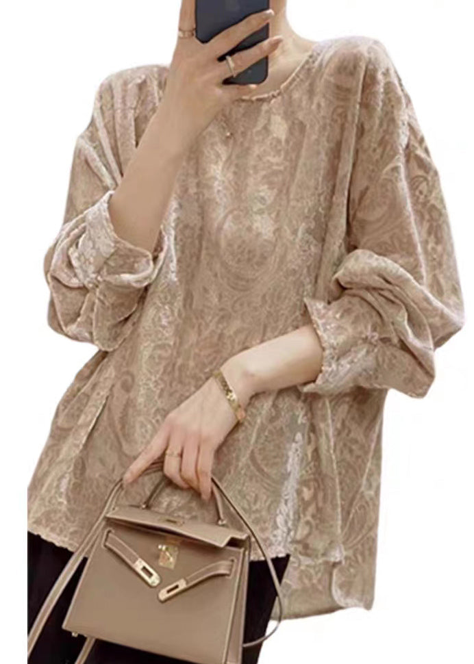 Classic Vintage Shirt with a Flattering Fit