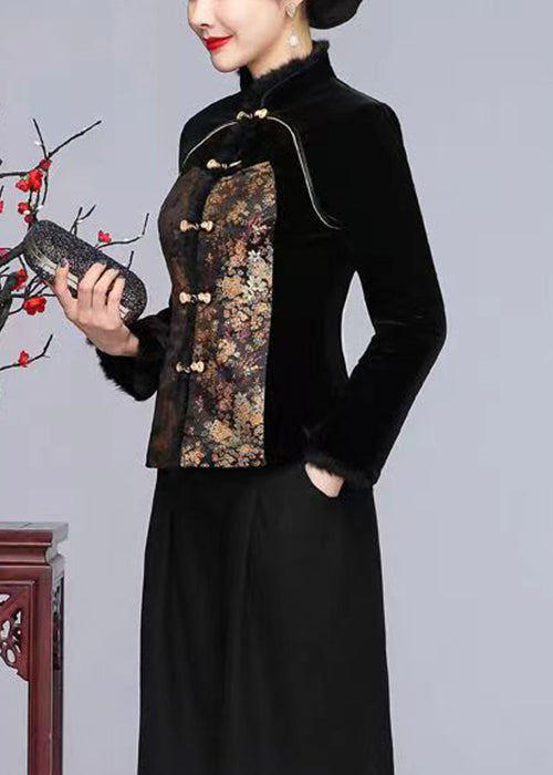 Beautifully Finished Coat in a Timeless Design