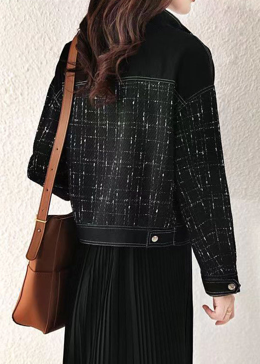 Well Tailored Coat with a Graceful Silhouette