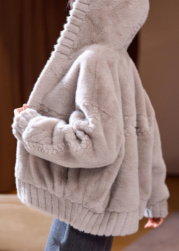 Gracefully Styled Coat for Any Occasion