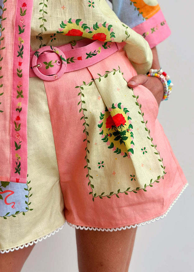 Beautifully Crafted Blouse in a Classic Style