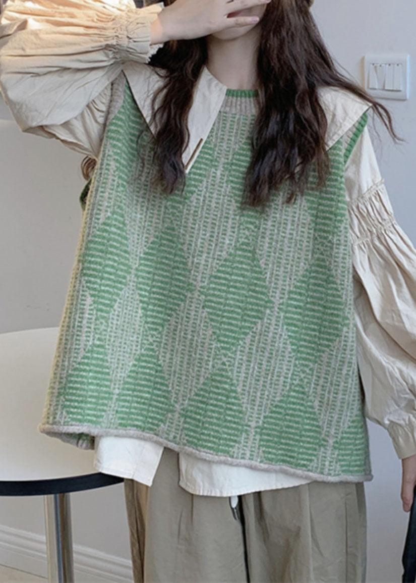 Classic Vintage Shirt with a Flattering Fit