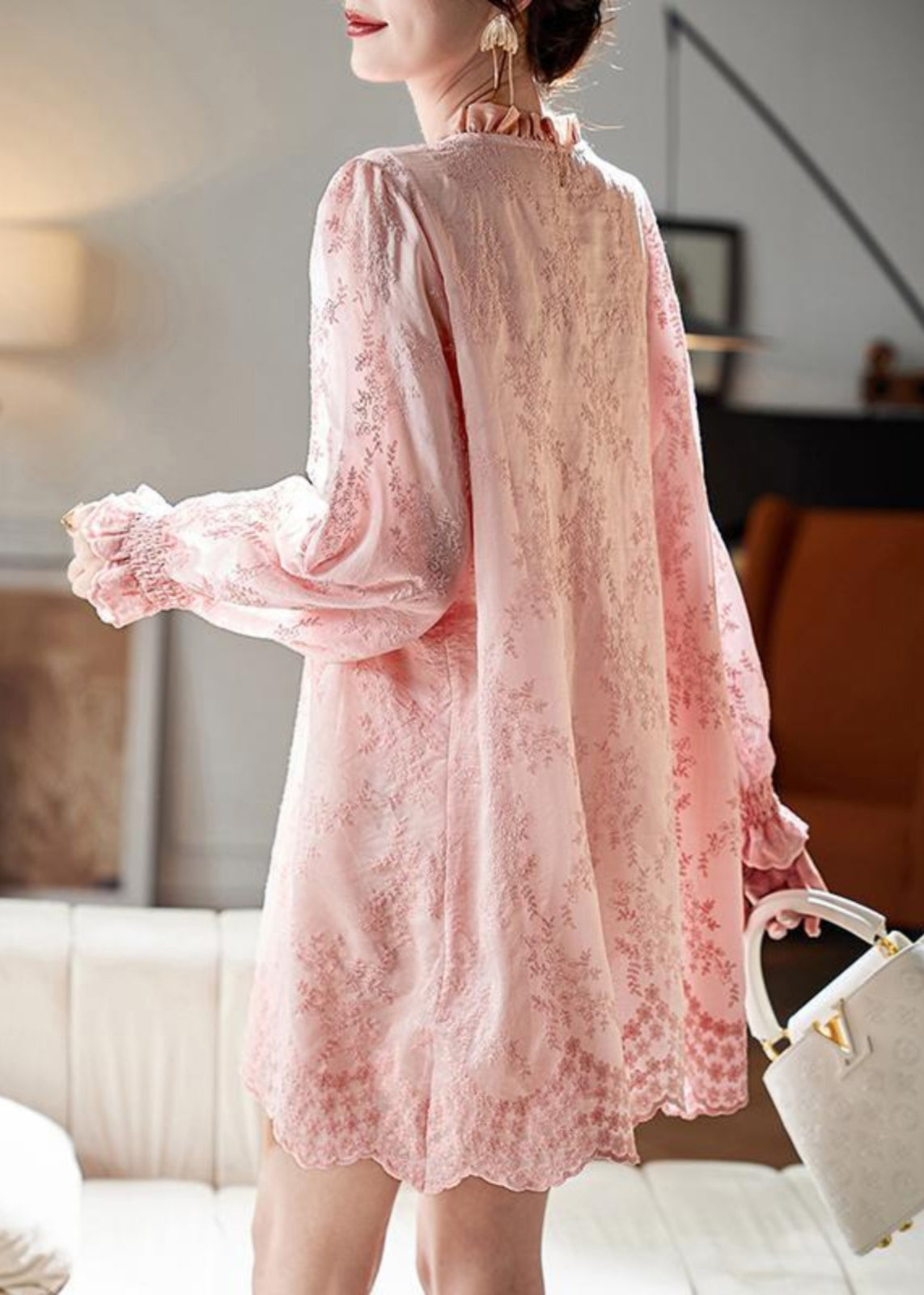 Beautifully Finished Dress in a Timeless Design