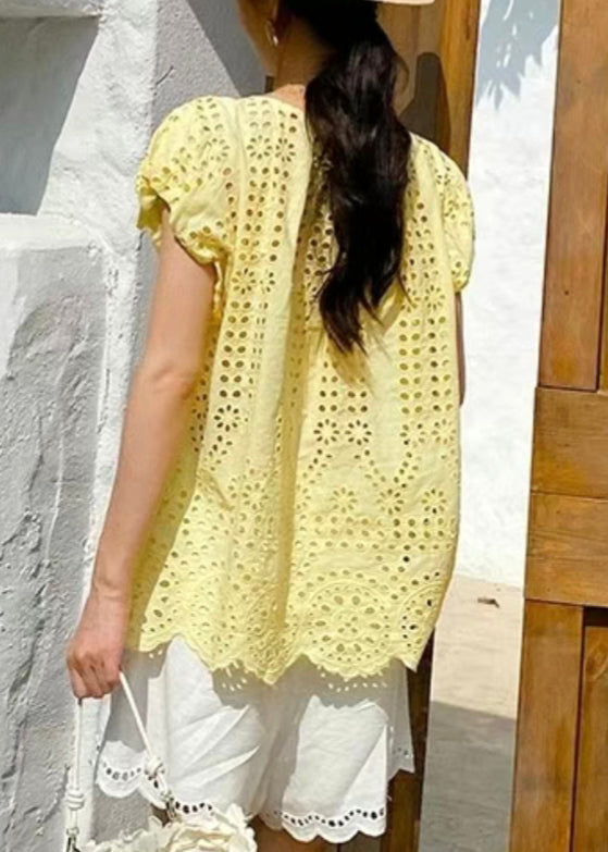 Well Tailored Top with a Graceful Silhouette